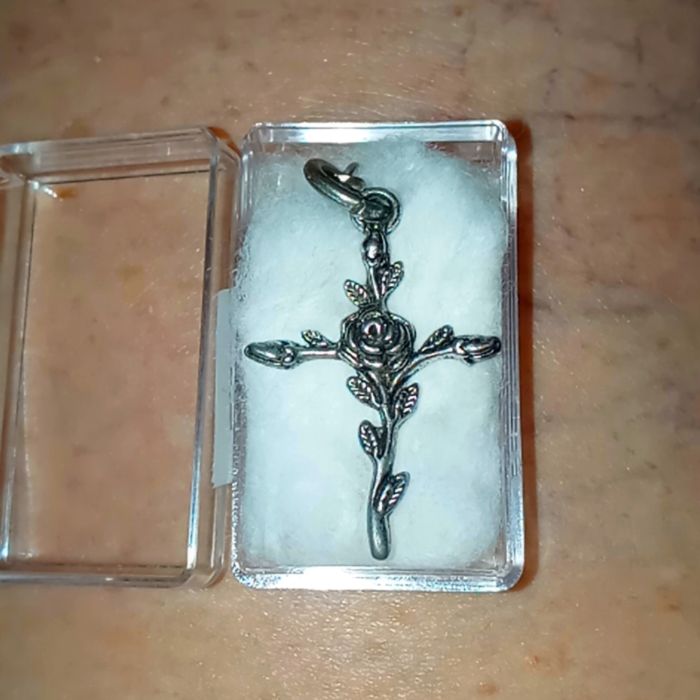 DAINTY STAINLESS ROSE CROSS